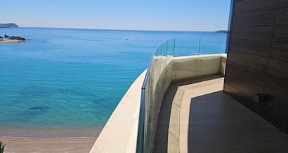 Royalis Suites