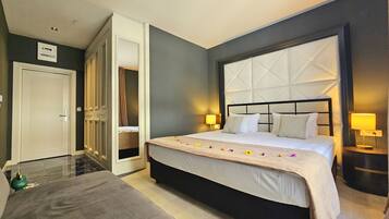 Premium bedding, Select Comfort beds, in-room safe, iron/ironing board