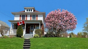 Exterior - Victoria Room with en-suit Bathroom 15 Mins Walk to Falls (Niagara Falls)