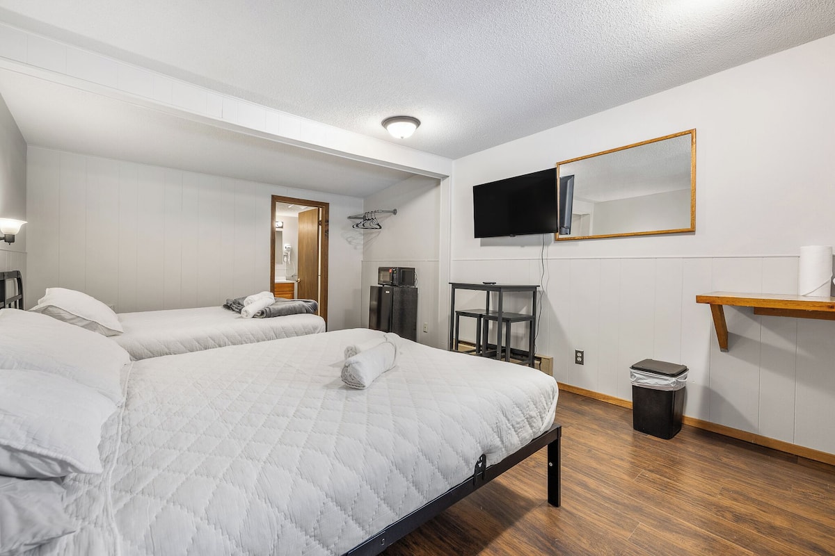 Single Room | WiFi (free), bed sheets