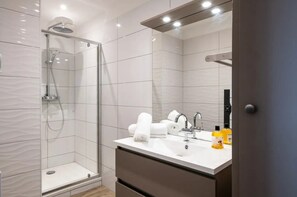 Standard Apartment, Mountain View | Bathroom - Les Charmettes (Brides-les-Bains)