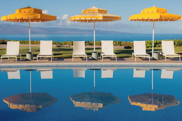 2 piscines extérieures, tentes de plage, parasols de plage