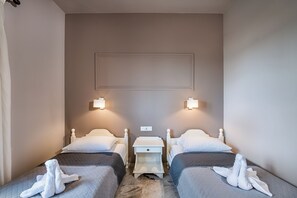 2 bedrooms, iron/ironing board, travel cot, WiFi - Beachfront Two Bedroom Apartment with kitchenette. 
Lia Bechfront Apartments (Stalos)