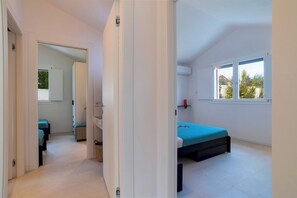3 bedrooms, iron/ironing board, free WiFi, bed sheets