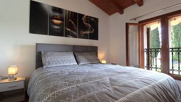 House, Garden View | 3 bedrooms, free WiFi