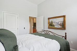 1 bedroom, WiFi, bed sheets - Haile Yeah! 1BR 1BA Guest Suite in Haile Village (Gainesville)