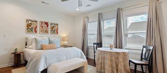 Spacious Oxford Commons Retreat - 2 miles 2 Square