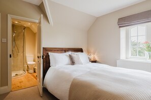 3 habitaciones, escritorio, tabla de planchar con plancha y wifi gratis 