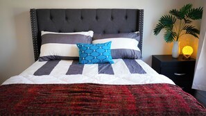 3 slaapkamers, een strijkplank/strijkijzer, wifi, beddengoed