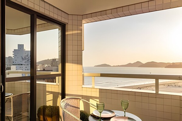 Apartment | Outdoor dining - Flat com piscina vista-mar em Santos (Santos)