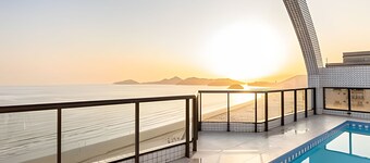Flat com piscina vista-mar em Santos