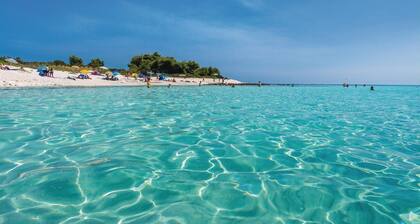 Nice apartment in Sali with WiFi