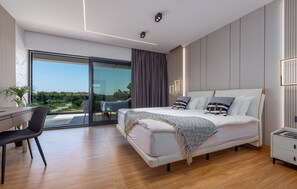 4 bedrooms, iron/ironing board, travel crib, free WiFi