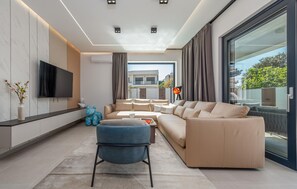 Smart TV - Gorgeous Villa in Novalja (Novalja)