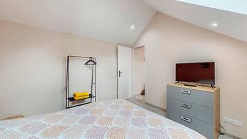 3 bedrooms, travel crib, free WiFi