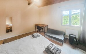 5 bedrooms, free WiFi