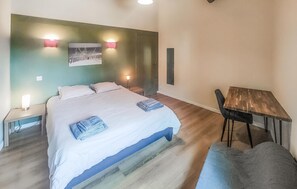5 bedrooms, free WiFi