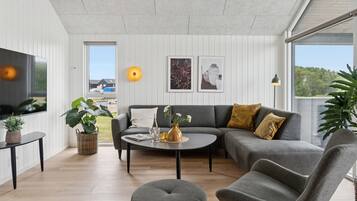 Smart TV, fireplace, foosball, table tennis