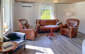 Fireplace - Cozy home in Ormaryd with WiFi (Ormaryd)