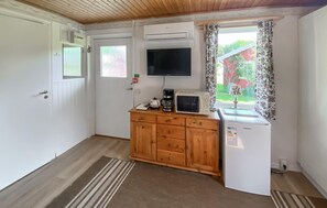 Fridge, stovetop, cookware/dishes/utensils