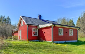 Exterior - Beautiful home in Gullringen (Gullringen)