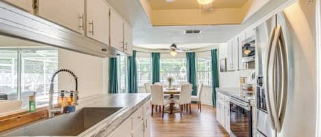 House (3 Bedrooms) | Interior