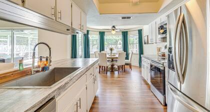 Private Pool & Lanai: Spring Hill Oasis