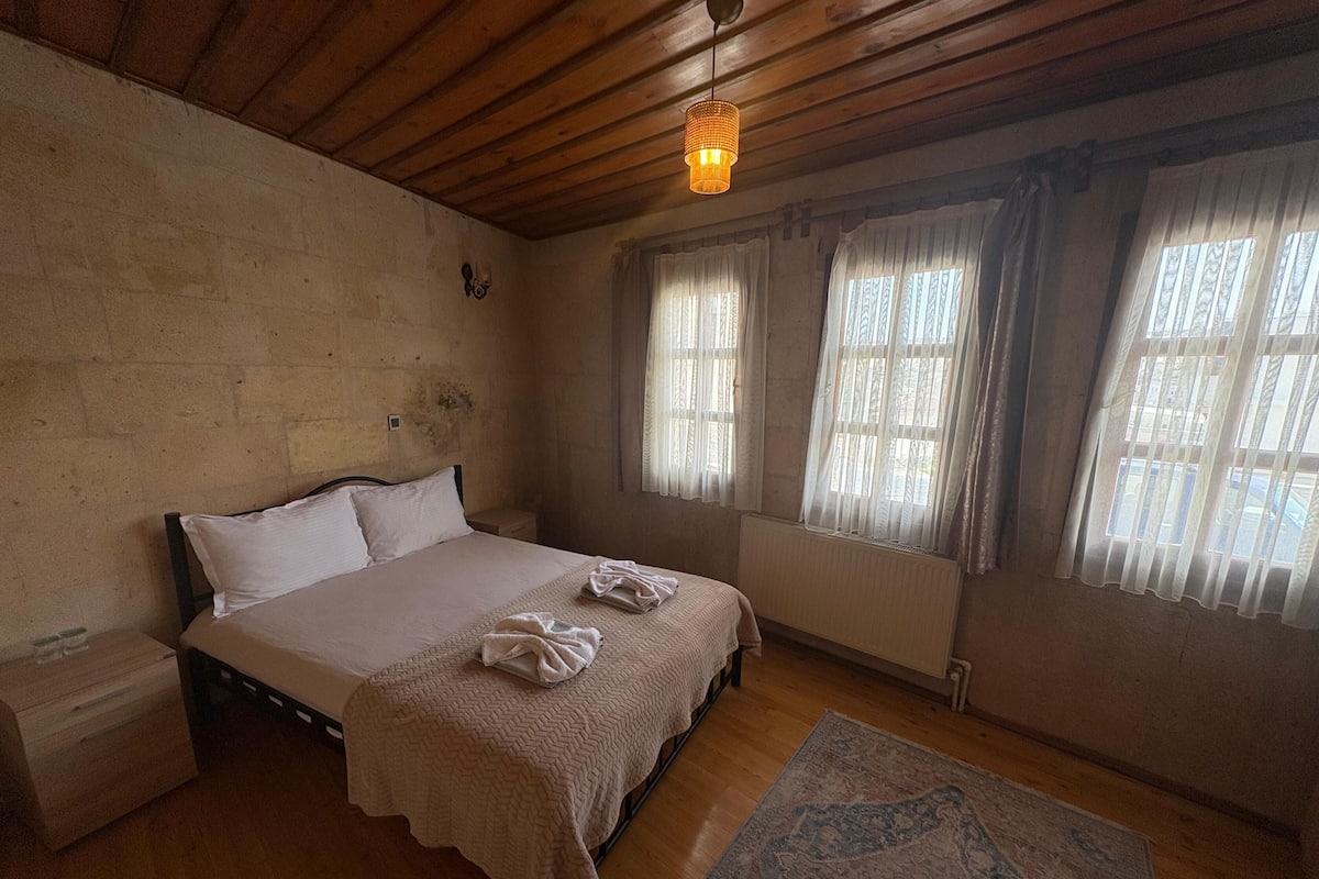 Standard Single Room, Courtyard View