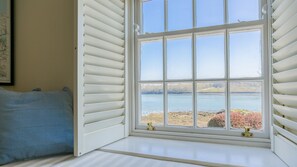 Interior - Min y Mor Menai - sleeps 8 guests  in 4 bedrooms (Menai Bridge)
