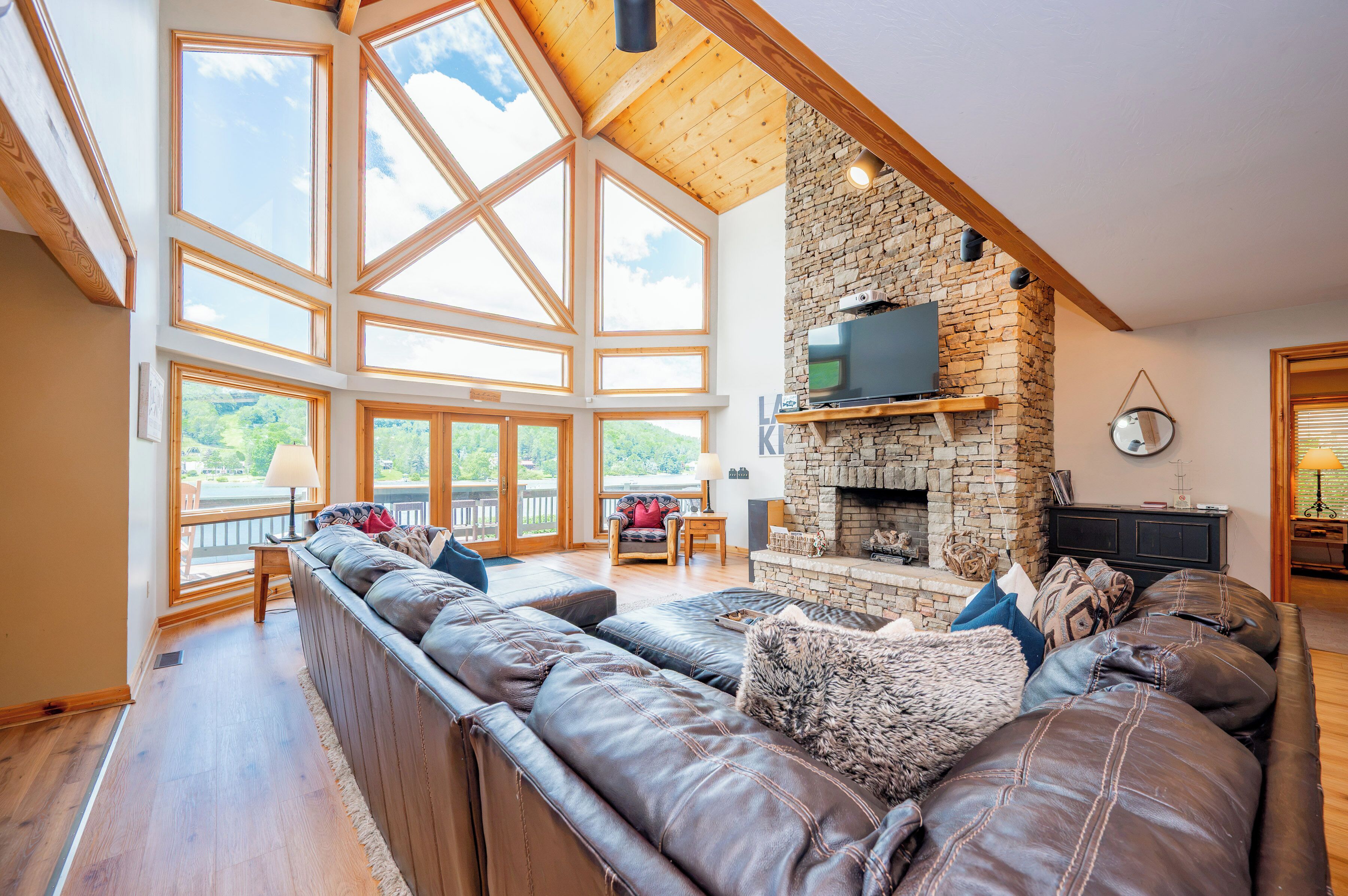 TV, fireplace, DVD player