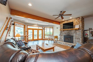 TV, fireplace, DVD player