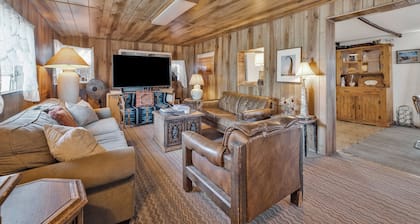 Charming 1-bedroom house with AC, WiFi in arts destination Bombay Beach