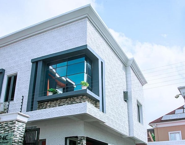 Front of property - Kodeland Apartment  (Lagos)