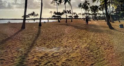 Awesome view. Walking distance to beach, restaurants, shopping