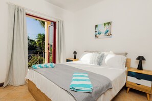 2 bedrooms, desk, iron/ironing board, WiFi