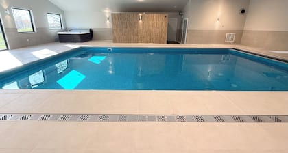 6 Bedroom, 6.5 bathroom with Indoor Pool, Hot Tub & Sauna