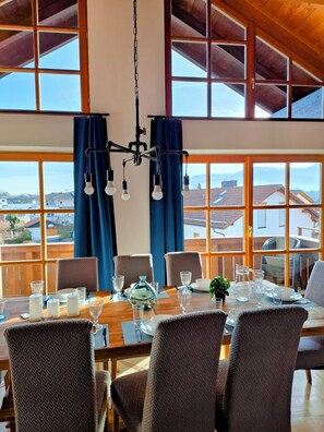 Dining - Apartment Loft Bergpanorama 1 near Chiemsee in Chiemgau (Raubling)