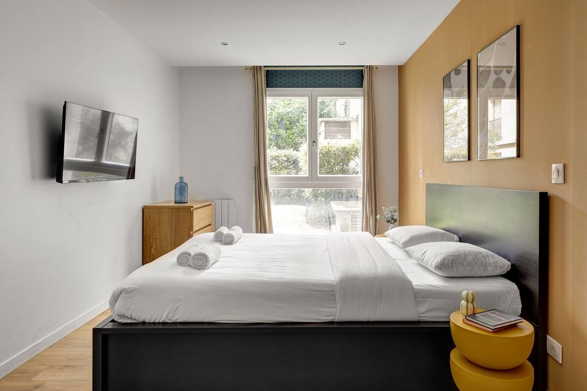 Comfort Penthouse, Non Smoking, Kitchen | Desk, laptop workspace, WiFi (free)