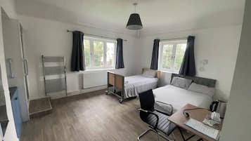 6 bedrooms, iron/ironing board, free WiFi, bed sheets