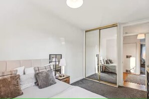 2 bedrooms, desk, iron/ironing board, free WiFi