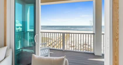 Gulf Front Home | Sleeps 12 | Pets OK | Grill