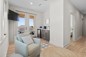 Smart TV - Gulf-front home w/ beach access & stunning views (Port St. Joe)