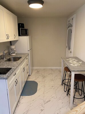 Private kitchen - The Garden Apartment at the Craftsmen (Albuquerque)
