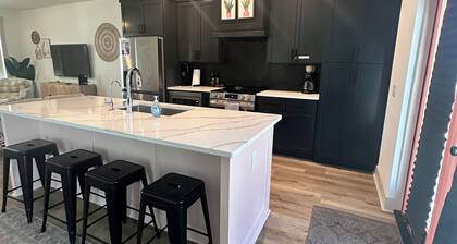 Heated Pool! 4BR Pool Home, Sleeps 15, Game Room & Minutes to 30A & Pier Park