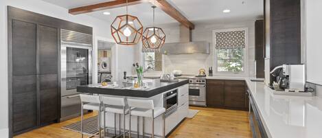 Fridge, microwave, oven, coffee/tea maker
