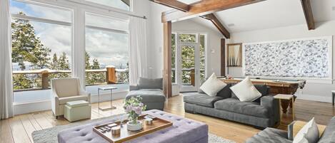 Télévision, cheminée