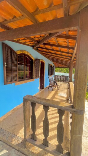 Terrace/patio - Home of Peace - Cozy house in Miguel Pereira, close to the city center (Pantanal Miguel Pereira)