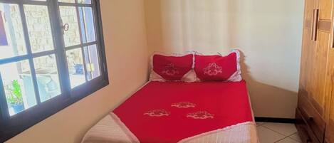 2 多间卧室、熨斗/熨衣板、WiFi、床单