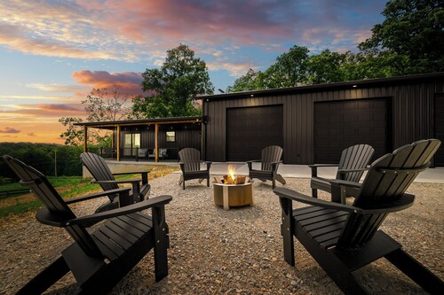 3BR/3BA Peaceful Retreat - Fire pit & Game room