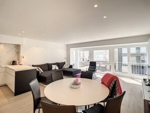 Apartment | Dining